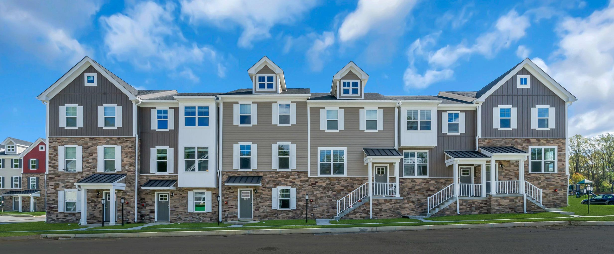 DSC05787-1 Townhomes- Website